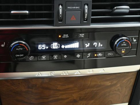 Used 2024 Nissan Armada SL w/ Captain's Chairs Package AWD/4WD image 20