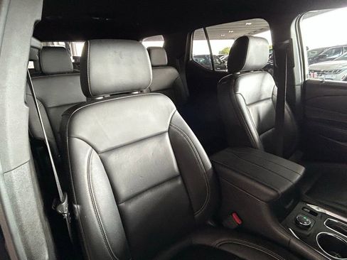 Used 2023 Chevrolet Traverse LT w/ LPO, Floor Liner Package image 28