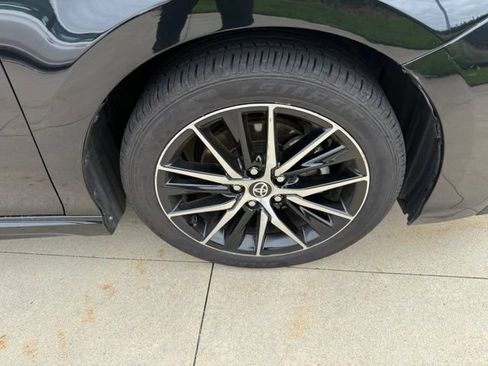 Used 2024 Toyota Camry SE FWD image 9