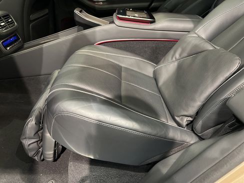 Used 2021 Mercedes-Benz Maybach GLS 600 4MATIC image 42