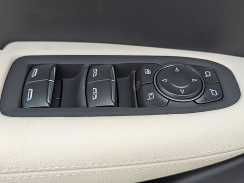 Used 2026 Cadillac XT5 Sportv w/ LPO, Floor Liner Package AWD/4WD image 17