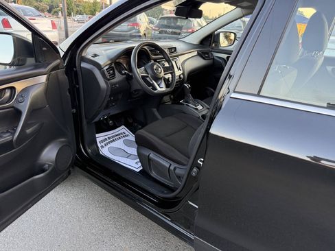 Used 2020 Nissan Rogue Sport S w/ Appearance Package FWD image 7