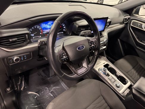 Used 2020 Ford Explorer XLT image 16