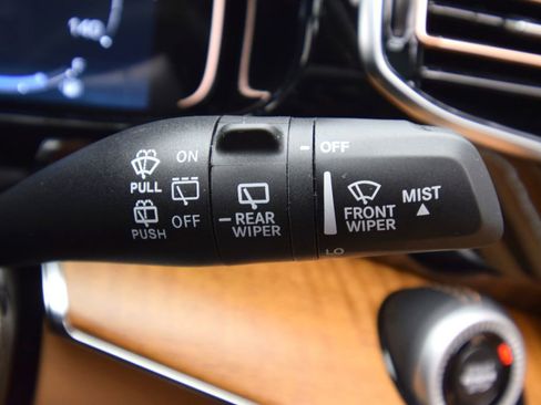 Used 2025 Jeep Grand Wagoneer Series III image 44