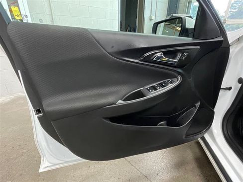 Used 2021 Chevrolet Malibu LS w/ Driver Confidence Package II FWD image 10