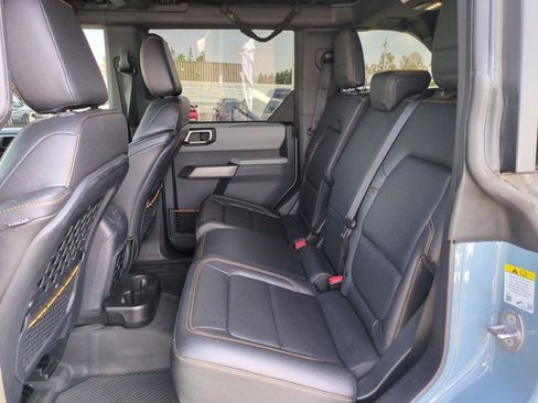 Used 2023 Ford Bronco Badlands w/ Sasquatch Package AWD/4WD image 18