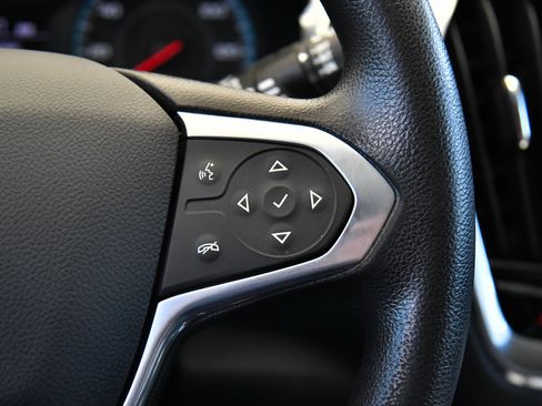 Used 2021 Chevrolet Traverse LS FWD image 27