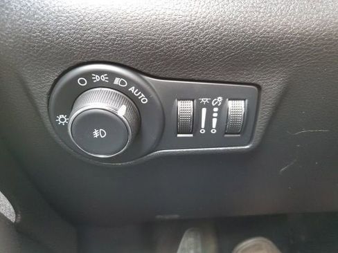 Used 2022 Jeep Compass Latitude w/ Convenience Group AWD/4WD image 21