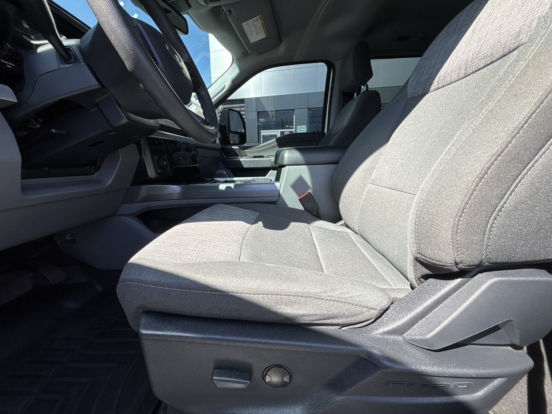 Used 2023 Ford F250 XLT w/ Black Appearance Package AWD/4WD image 13
