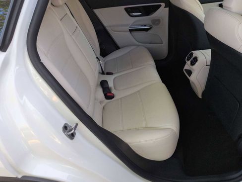 Used 2023 Mercedes-Benz GLC 300 4MATIC image 22