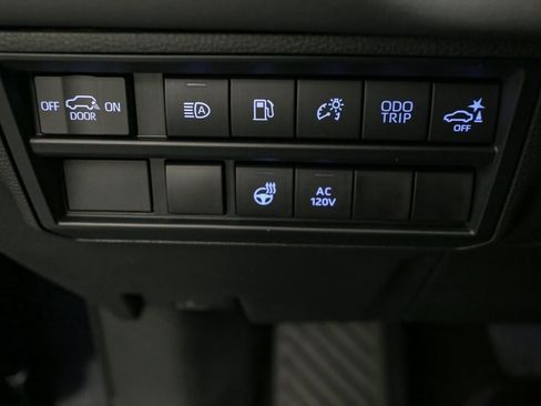 Used 2023 Toyota Sequoia Platinum image 43