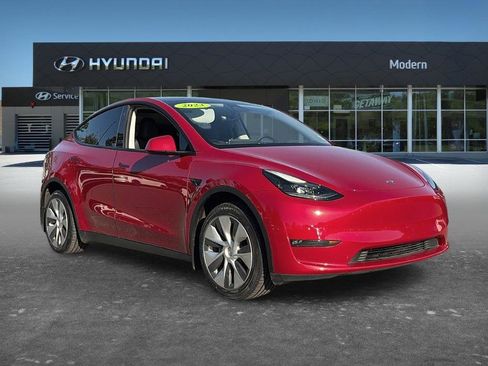 Used 2023 Tesla Model Y Long Range AWD/4WD image 3