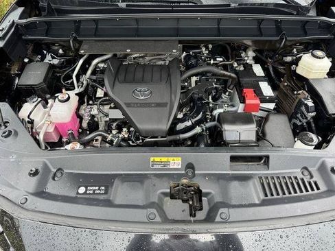Certified 2024 Toyota Highlander LE FWD image 25