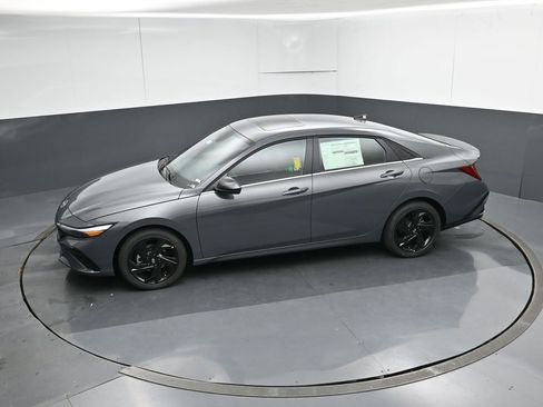 New 2026 Hyundai Elantra SEL Sport Premium FWD image 18