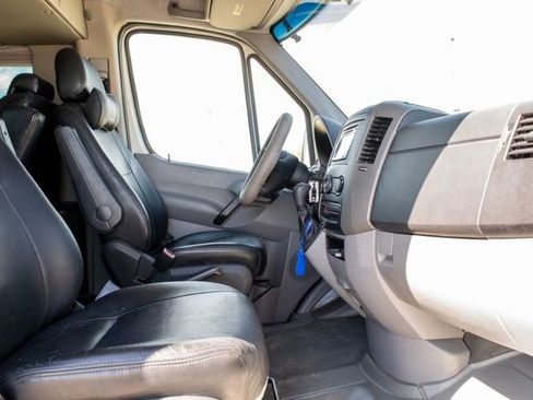 Used 2010 Mercedes-Benz Sprinter 2500 image 13