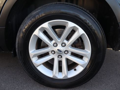 Used 2014 Ford Explorer XLT w/ Equipment Group 202A AWD/4WD image 44
