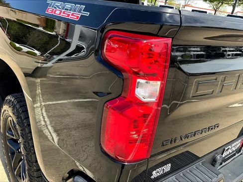 Used 2024 Chevrolet Silverado 1500 Custom Trail Boss w/ LPO, Dark Essentials Package image 27