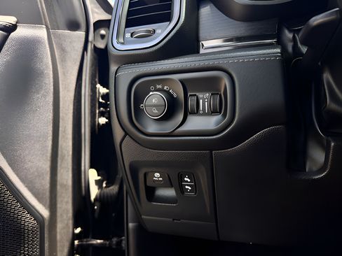 Used 2023 RAM 1500 Limited w/ Body Color Bumper Group AWD/4WD image 24
