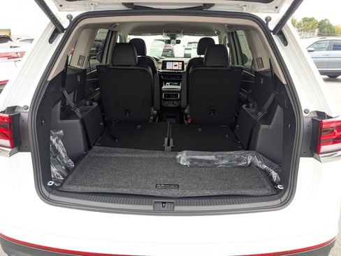 New 2026 Volkswagen Atlas SE image 32