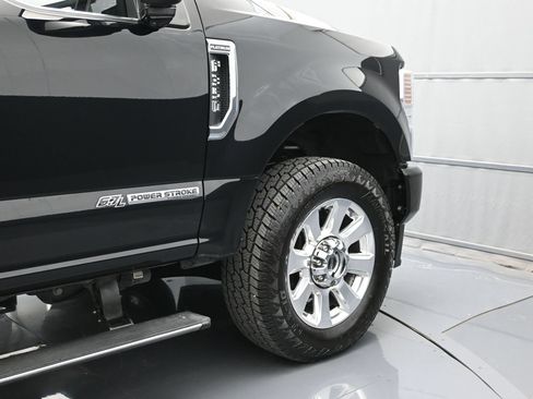 Used 2022 Ford F350 Platinum w/ FX4 Off-Road Package AWD/4WD image 50