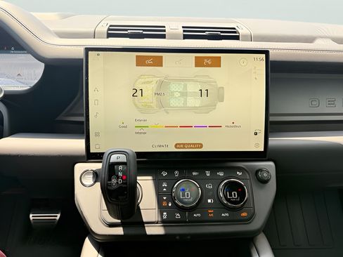 Certified 2026 Land Rover Defender 110 OCTA AWD/4WD image 41
