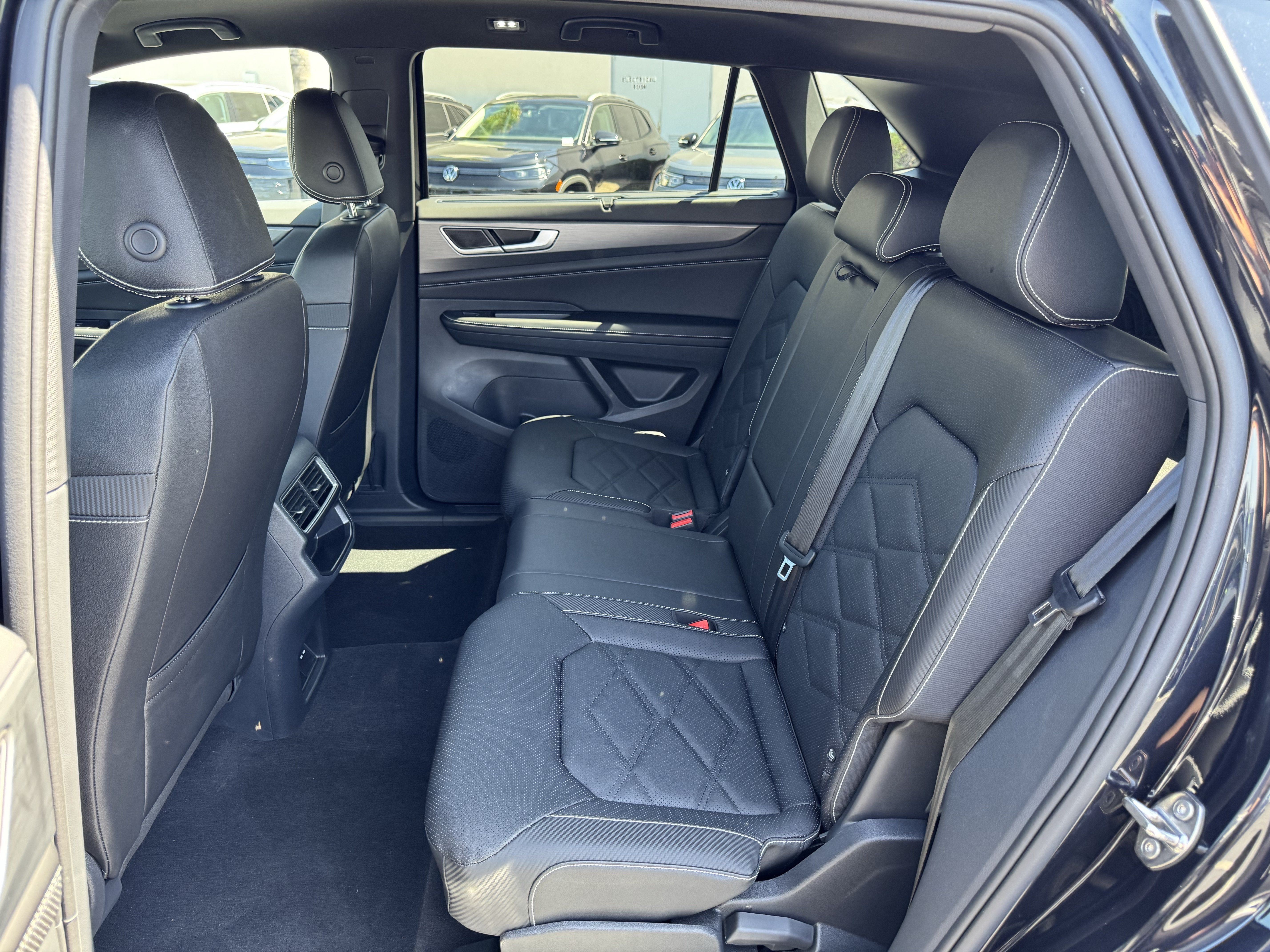 Used 2026 Volkswagen Atlas Cross Sport SE FWD image 32
