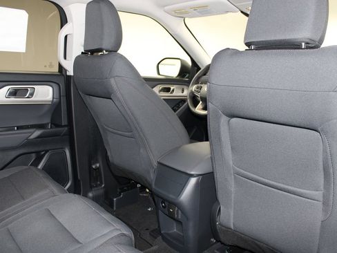 New 2026 Ford Explorer Active RWD image 32