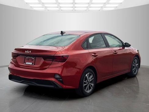 Used 2022 Kia Forte LXS FWD image 7