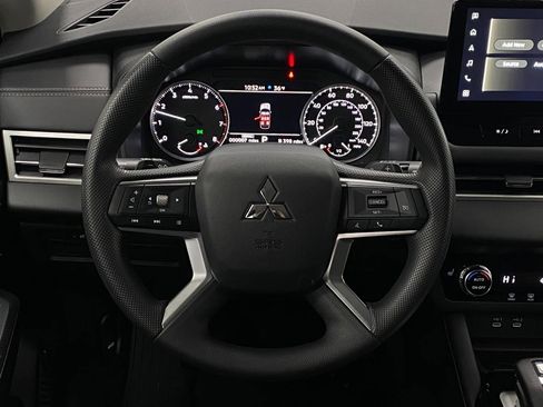 New 2026 Mitsubishi Outlander ES image 13