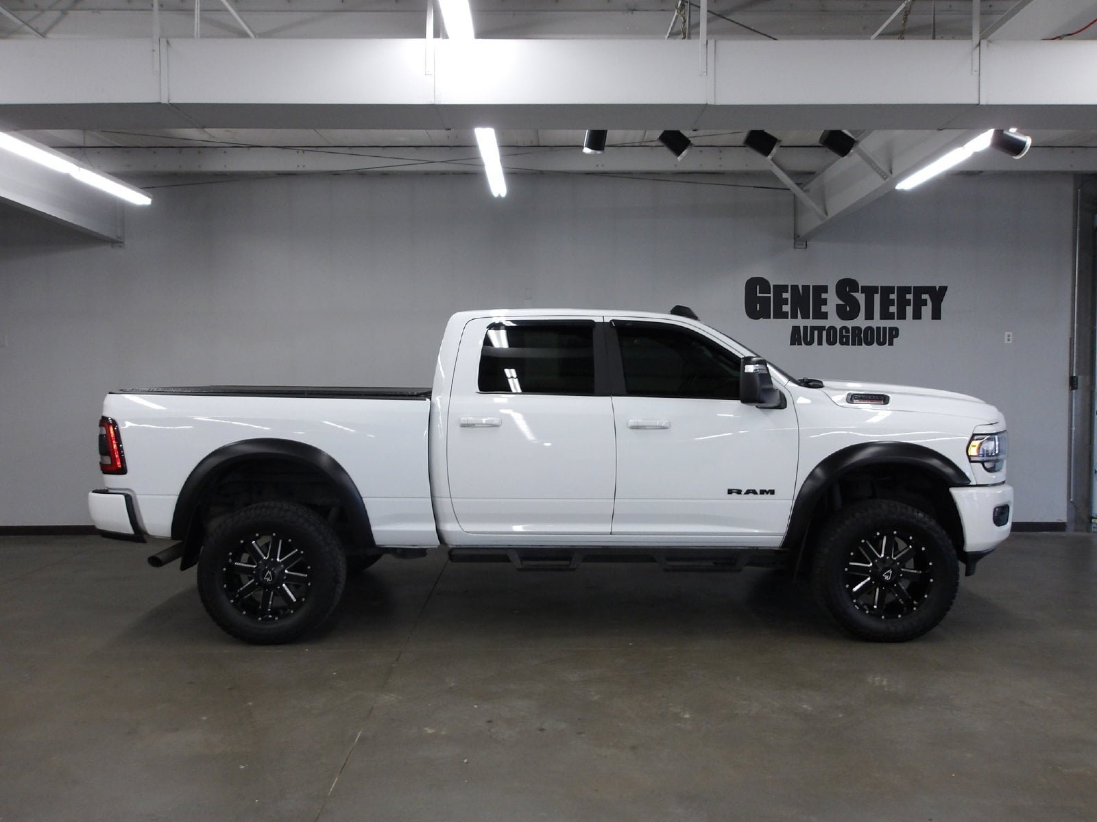 Used 2023 RAM 2500 Big Horn w/ Level B Equipment Group AWD/4WD image 3