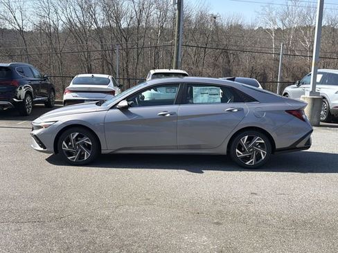 New 2026 Hyundai Elantra Limited image 4