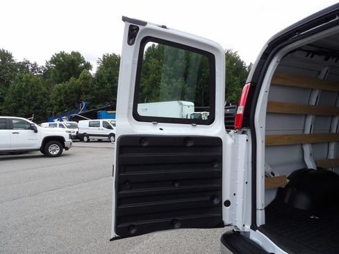 Used 2025 Chevrolet Express 2500 w/ Driver Convenience Package RWD image 43