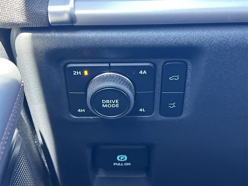 New 2025 Ford Expedition Active image 14