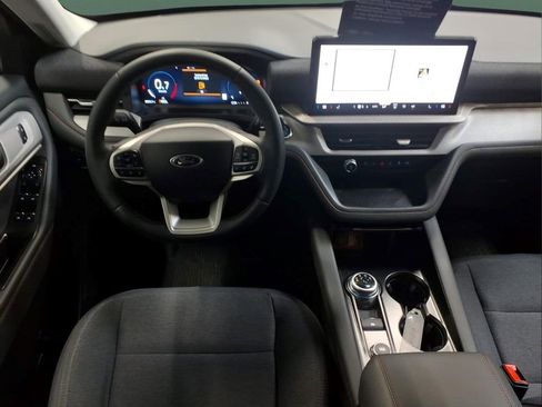 Certified 2025 Ford Explorer Active AWD/4WD image 7