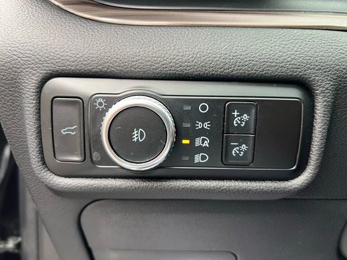 Used 2023 Ford Explorer Limited w/ Equipment Group 301A image 22