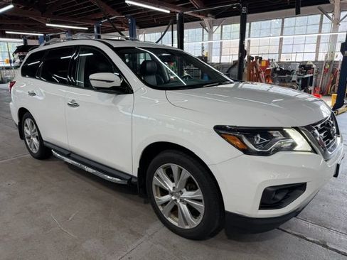 Used 2018 Nissan Pathfinder SL w/ SL Premium Package AWD/4WD image 5