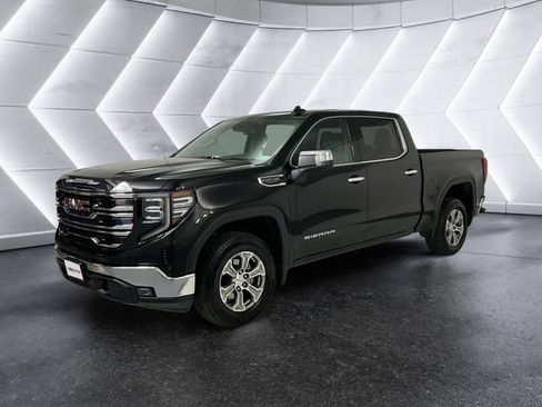 Used 2025 GMC Sierra 1500 SLT image 3