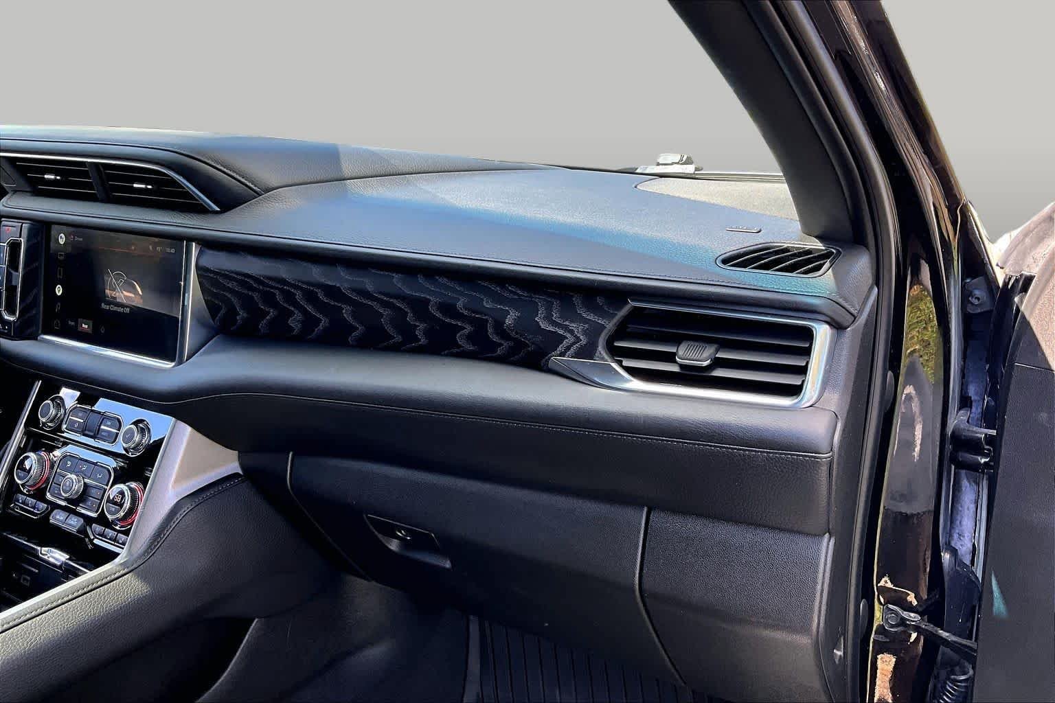 Used 2022 GMC Yukon Denali AWD/4WD image 25