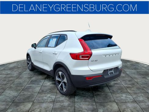 Used 2023 Volvo XC40 B5 Plus w/ Driver Assist Package AWD/4WD image 5