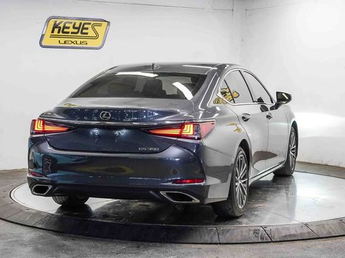 Used 2024 Lexus ES 350 w/ Premium Package FWD image 4