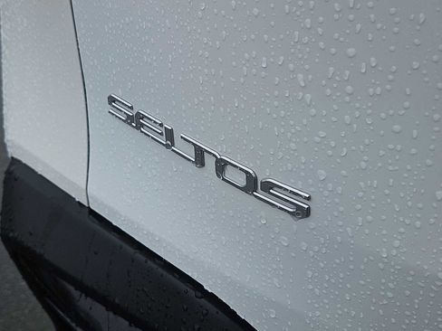 Used 2024 Kia Seltos SX image 12