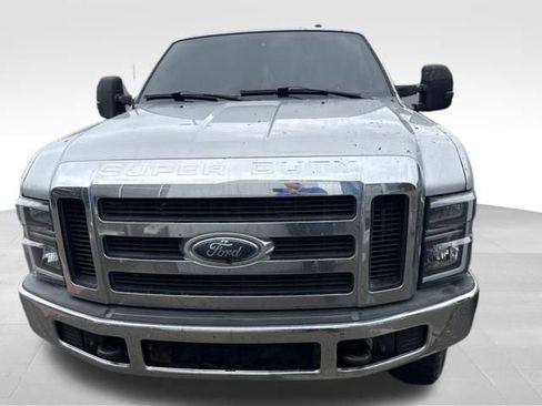 Used 2010 Ford F250 4x4 SuperCab Super Duty image 2