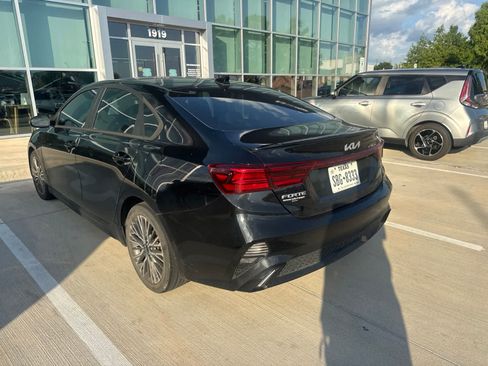 Used 2023 Kia Forte GT-Line w/ GT-Line Technology Package FWD image 4