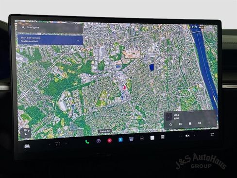 Used 2025 Tesla Model X Base image 18