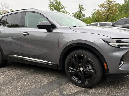 Used 2021 Buick Envision Essence w/ Sport Touring Package AWD/4WD image 12