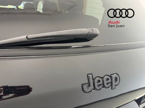 Used 2022 Jeep Grand Cherokee L Limited w/ Black Appearance Package RWD image 11