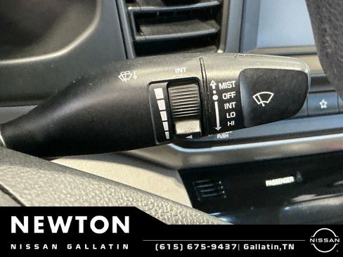 Used 2020 Hyundai Elantra SEL FWD image 29