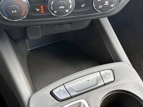 Certified 2024 Chevrolet Trax LS w/ LS Convenience Package image 23