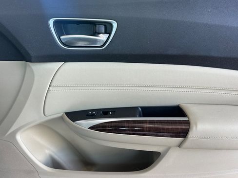 Used 2020 Acura TLX FWD image 19
