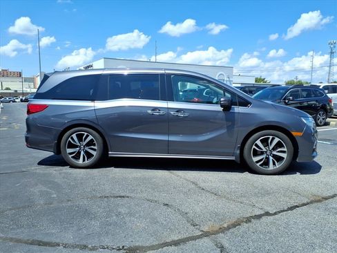 Used 2018 Honda Odyssey Elite image 2